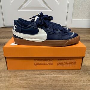Nike Blazer ‘77 Jumbo SE Varsity Low Top Sneaker (Navy/Gum Brown, Size 9.5M)